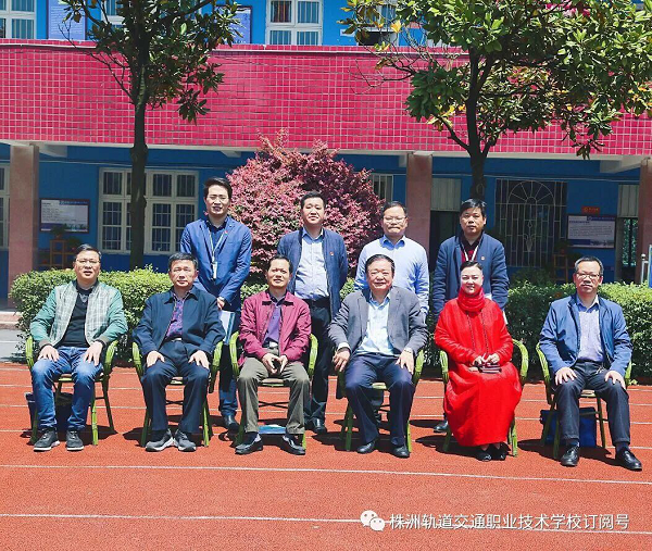 省教育廳原廳長、省民辦教育協會會長張放平一行來我校調研指導