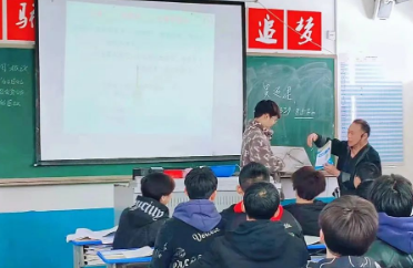 春意正濃，學習正當時-我校舉行開學第一課聽評課活動